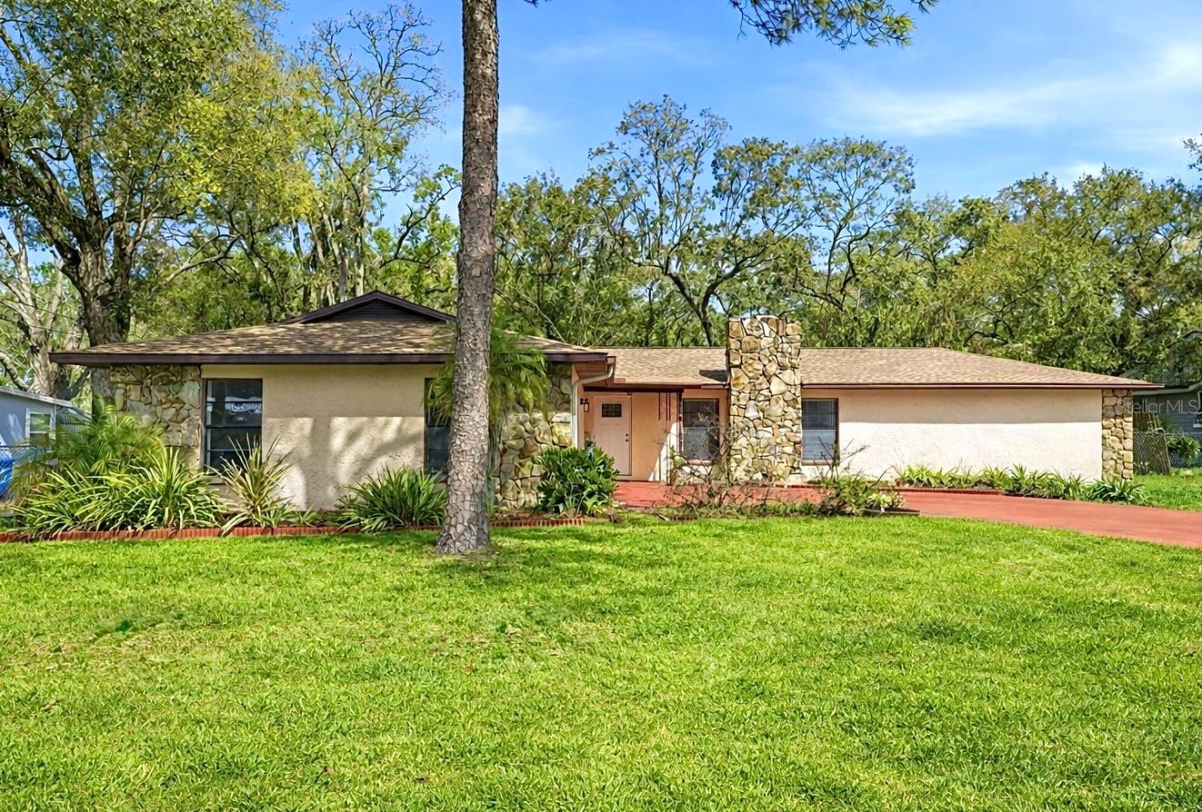 Single Family Residence in TAMPA, FL - Daniel Dourado