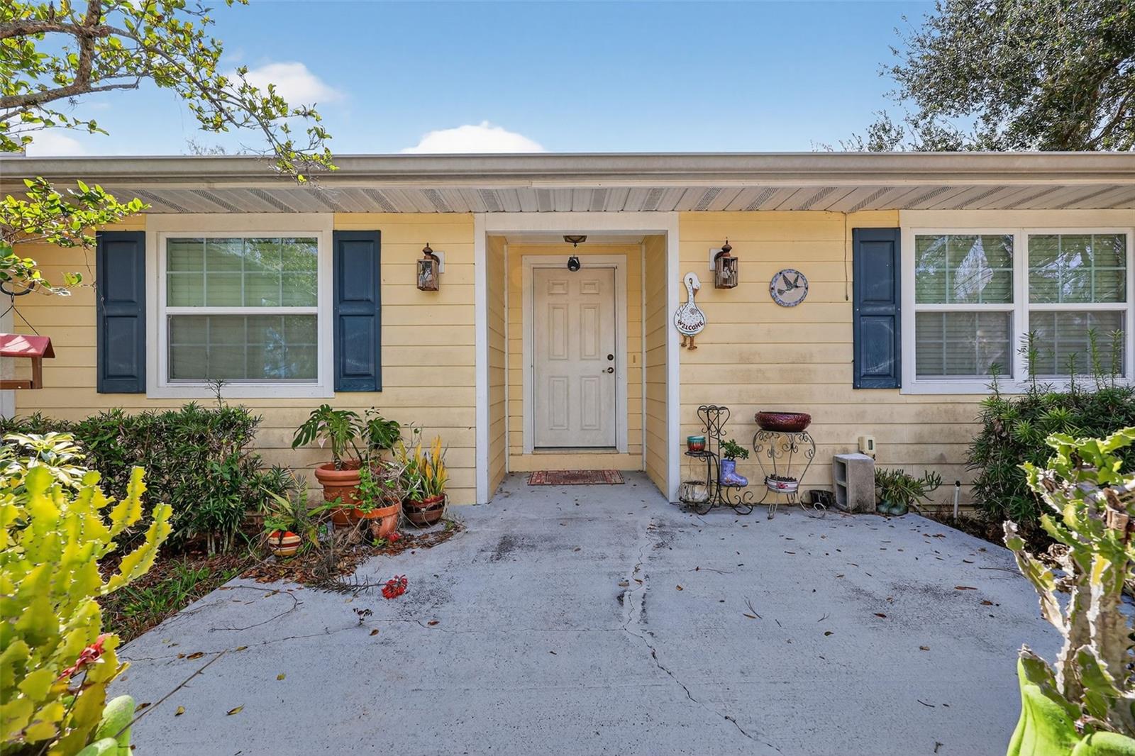 Single Family Residence in TAMPA, FL - Daniel Dourado
