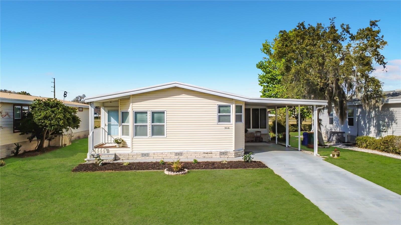 Manufactured Home in TAVARES, FL - Daniel Dourado