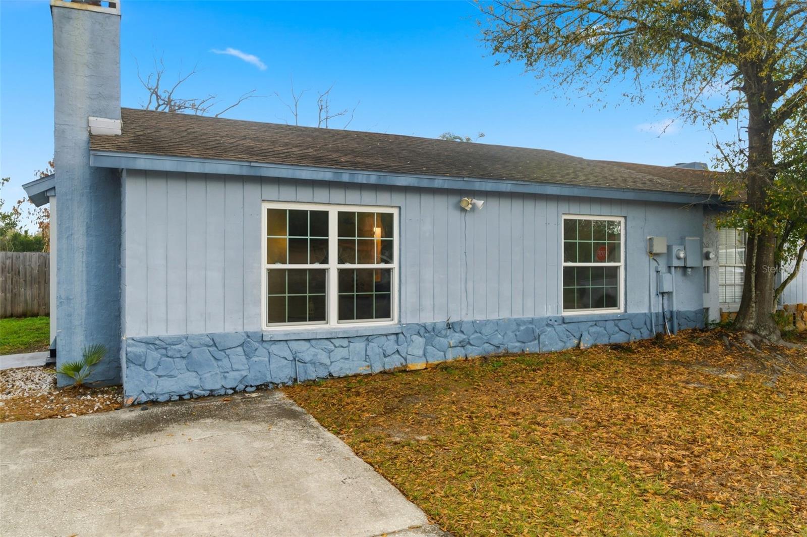 Single Family Residence in BRANDON, FL - Daniel Dourado