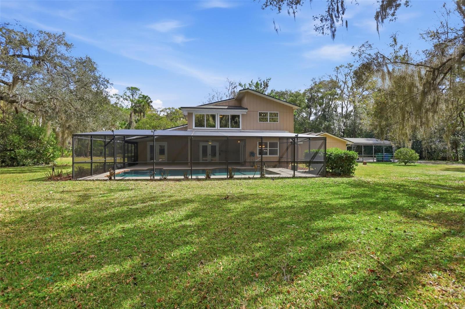 Single Family Residence em DELAND, FL - Daniel Dourado