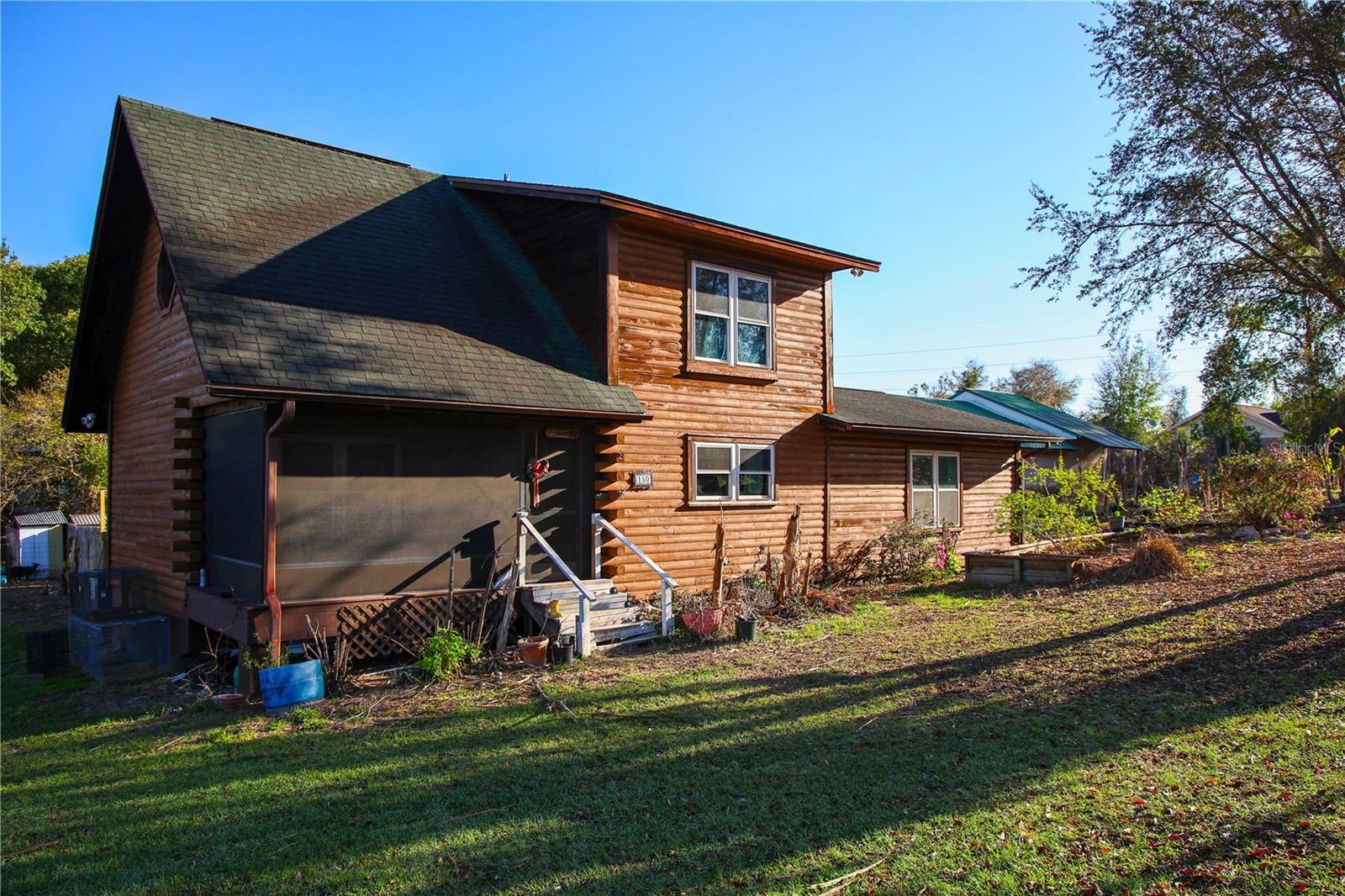 Single Family Residence in DEBARY, FL - Daniel Dourado