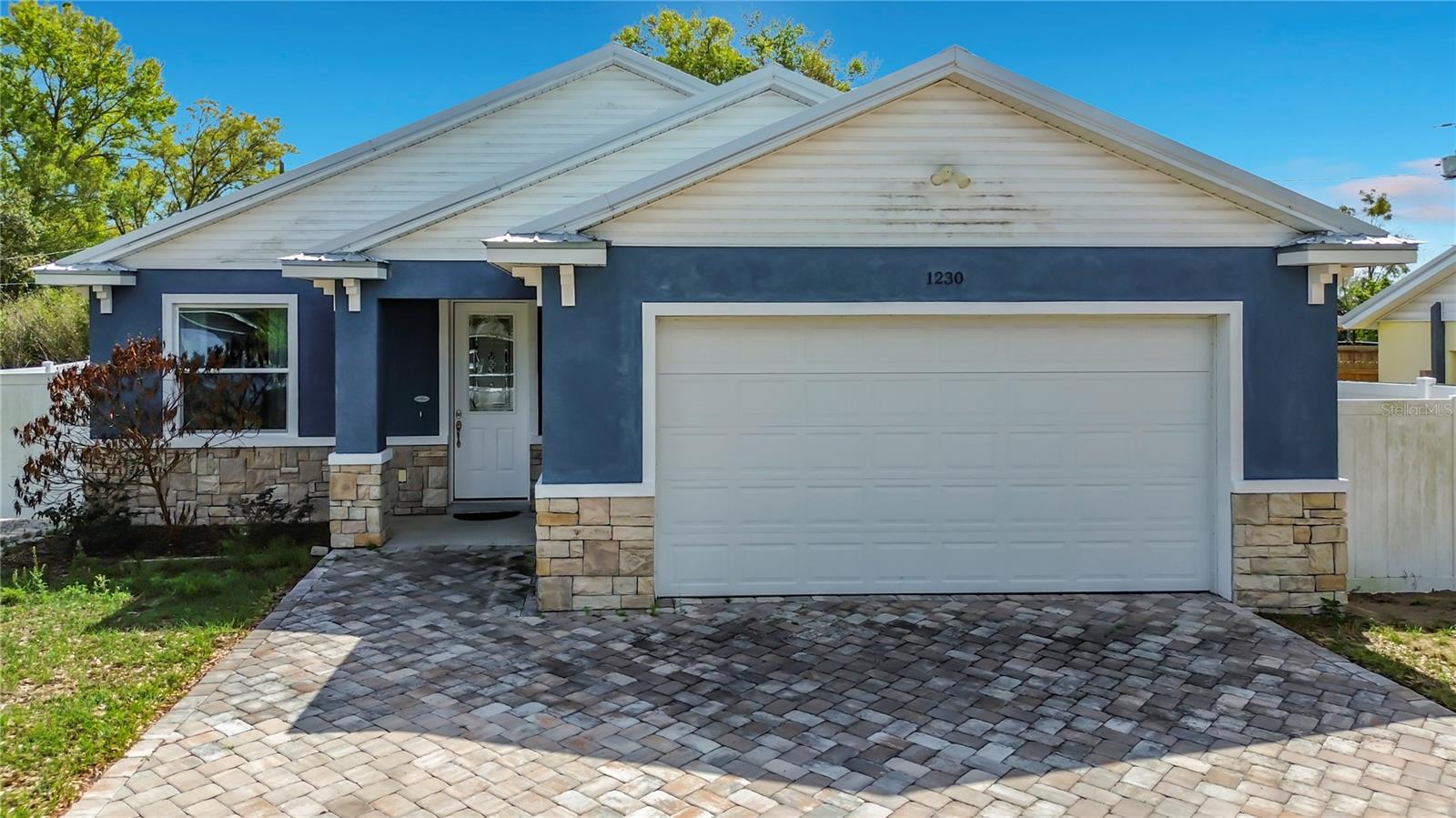 Single Family Residence in LAKE WALES, FL - Daniel Dourado