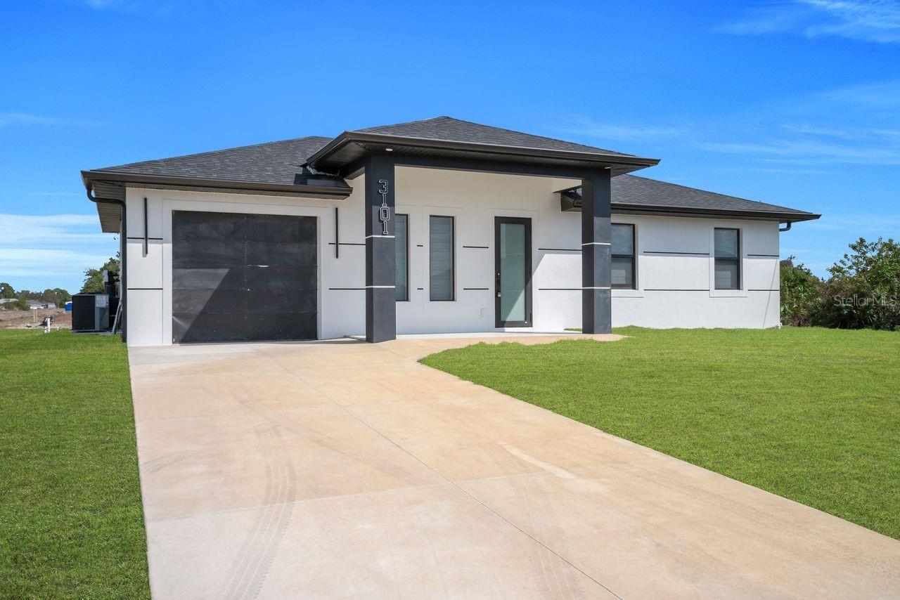 Single Family Residence in LEHIGH ACRES, FL - Daniel Dourado