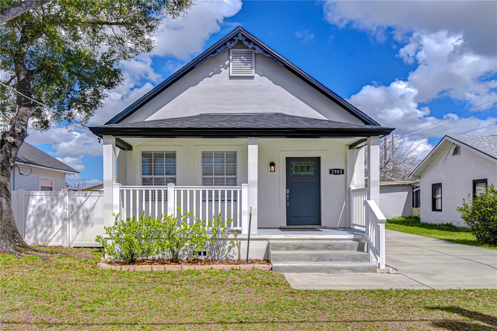 Single Family Residence in TAMPA, FL - Daniel Dourado
