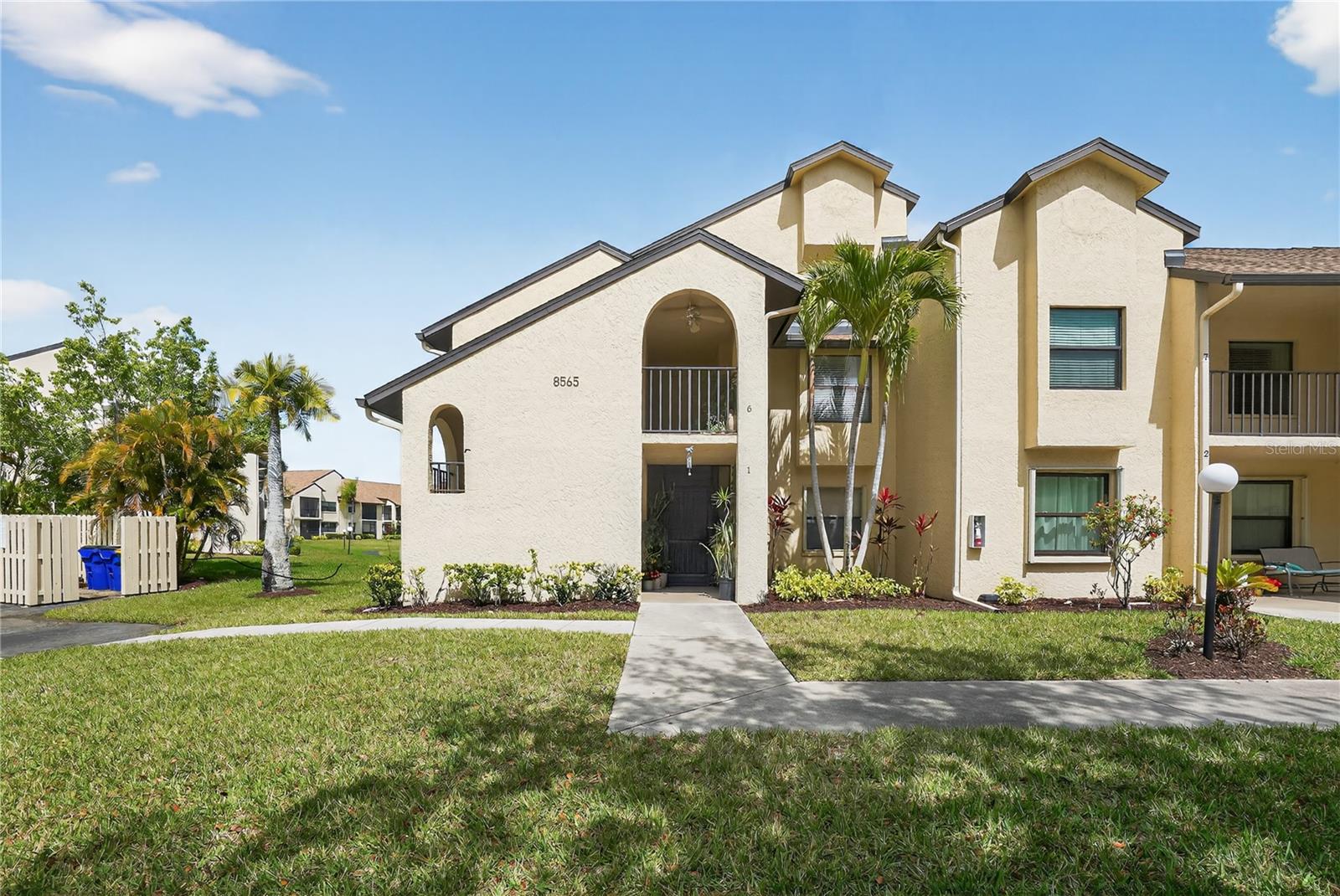 Condominium in FORT MYERS, FL - Daniel Dourado