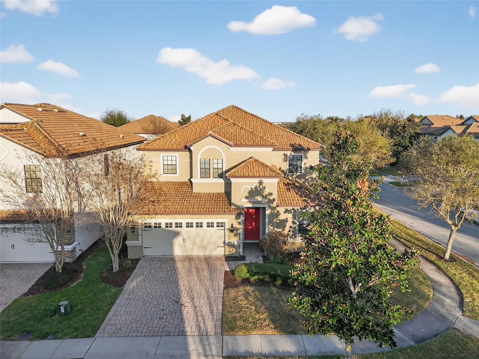 Single Family Residence in DAVENPORT, FL - Daniel Dourado
