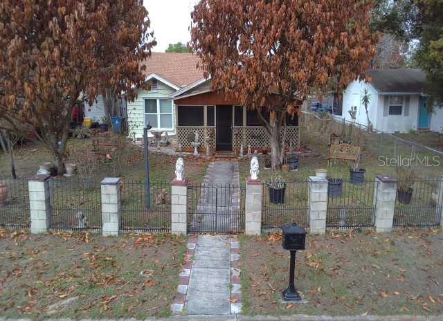 Single Family Residence in LAKE WALES, FL - Daniel Dourado