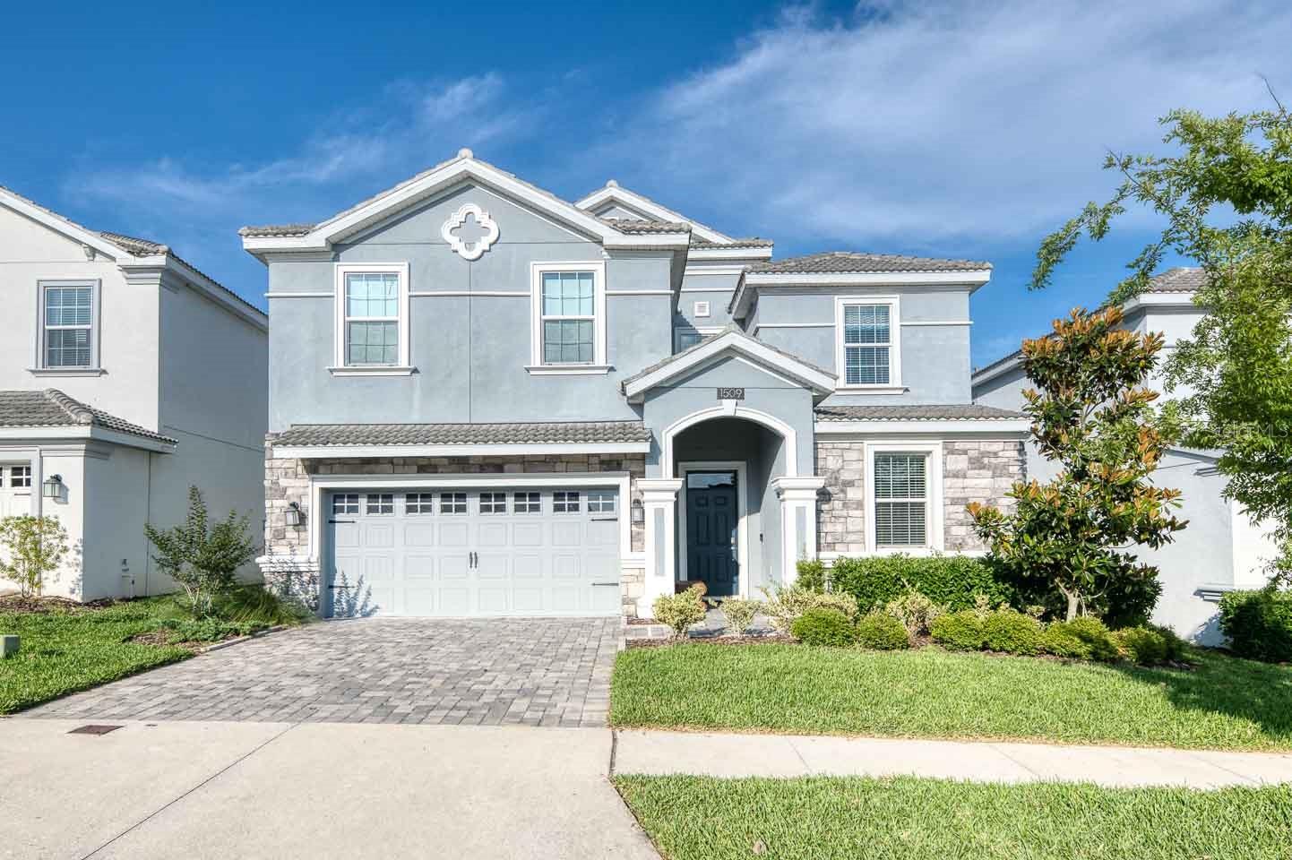 Single Family Residence in DAVENPORT, FL - Daniel Dourado