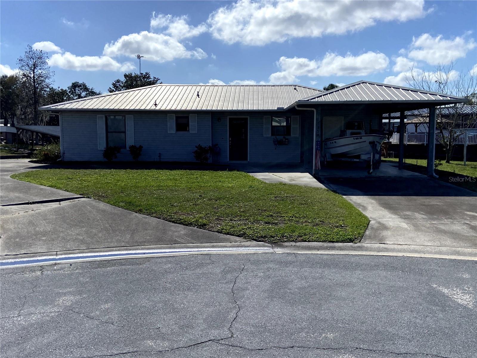 Single Family Residence in KENANSVILLE, FL - Daniel Dourado