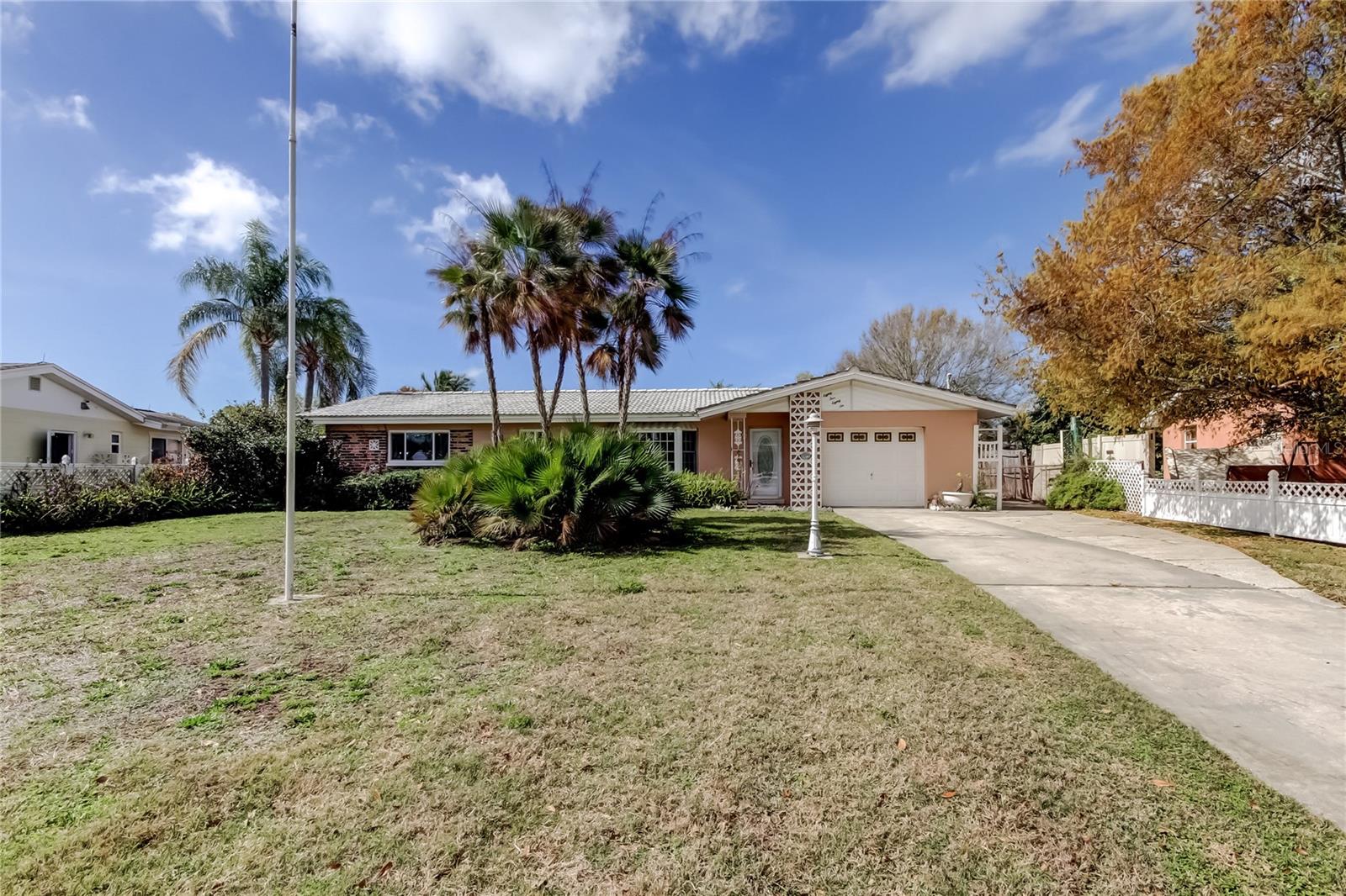 Single Family Residence em SEMINOLE, FL - Daniel Dourado