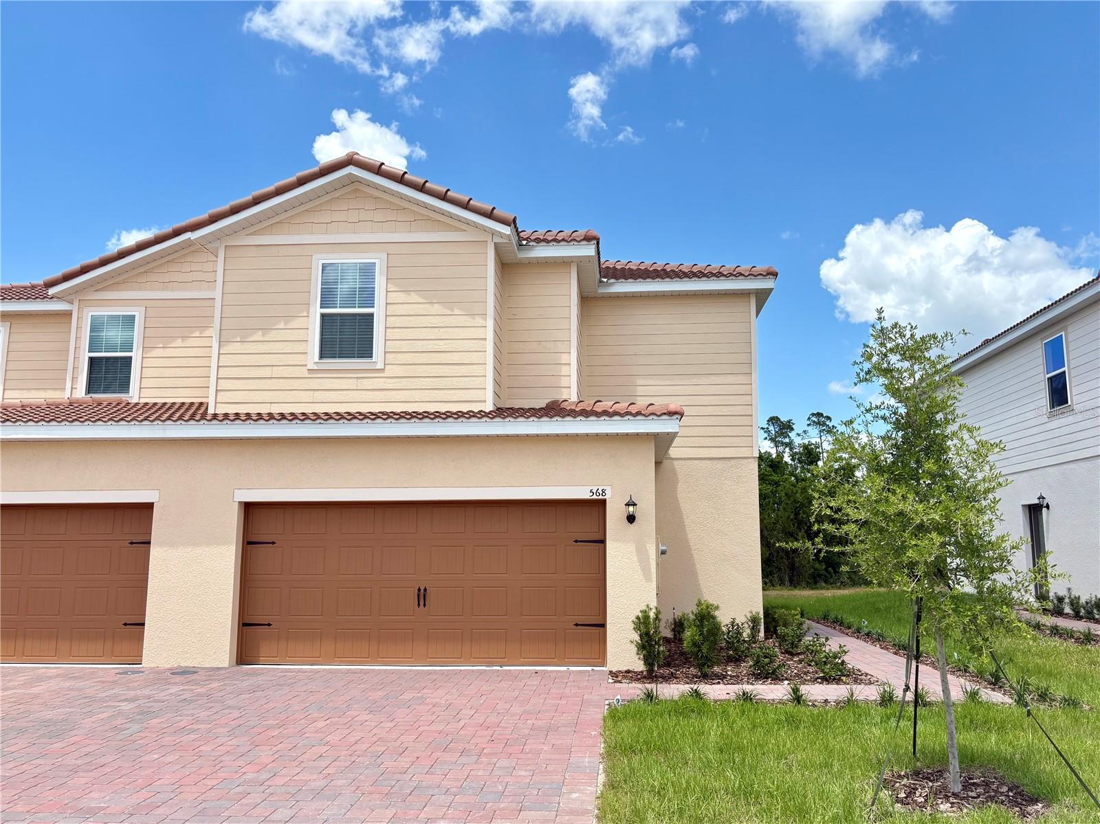 Townhouse in POINCIANA, FL - Daniel Dourado