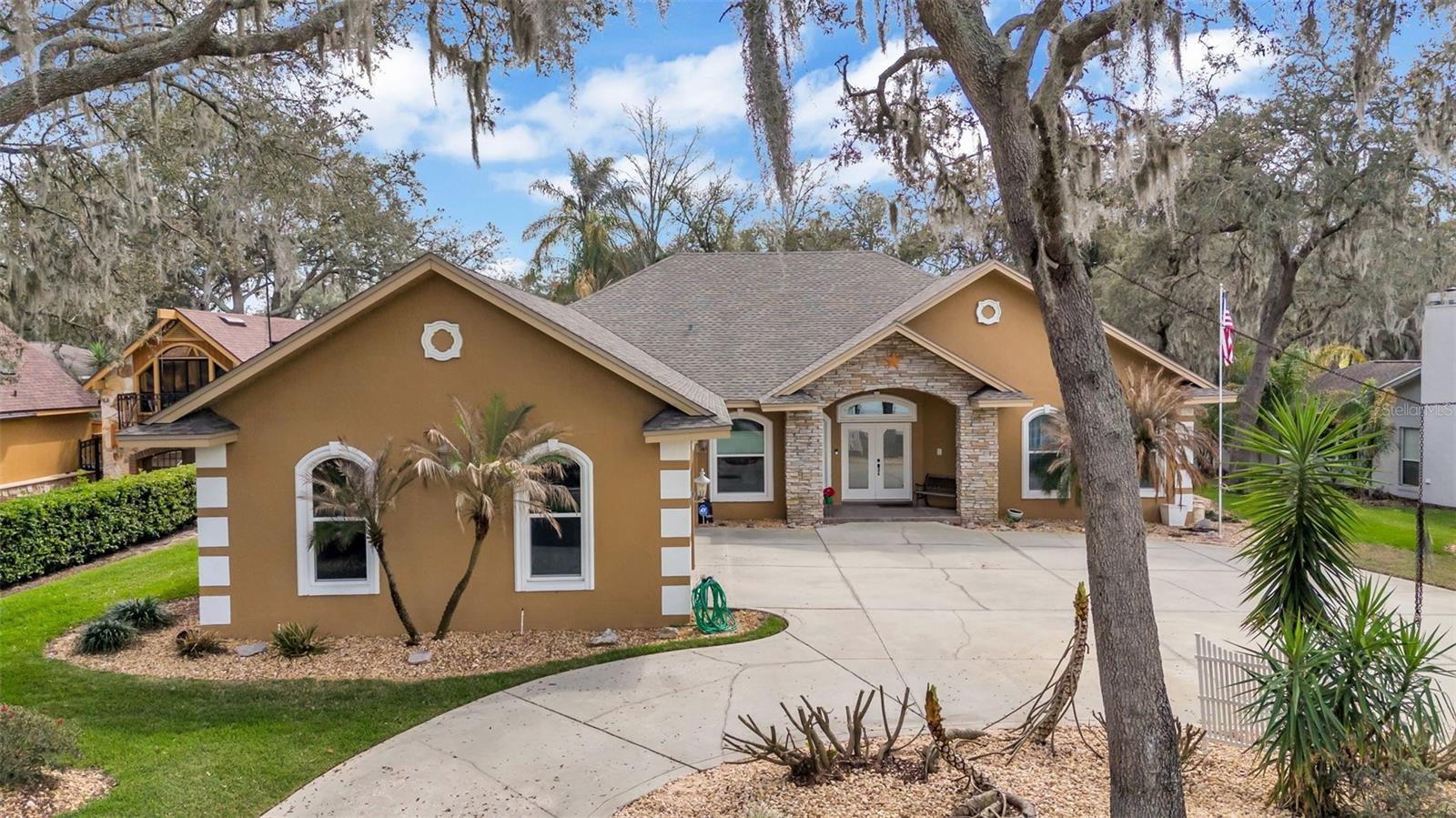 Single Family Residence in LAKELAND, FL - Daniel Dourado