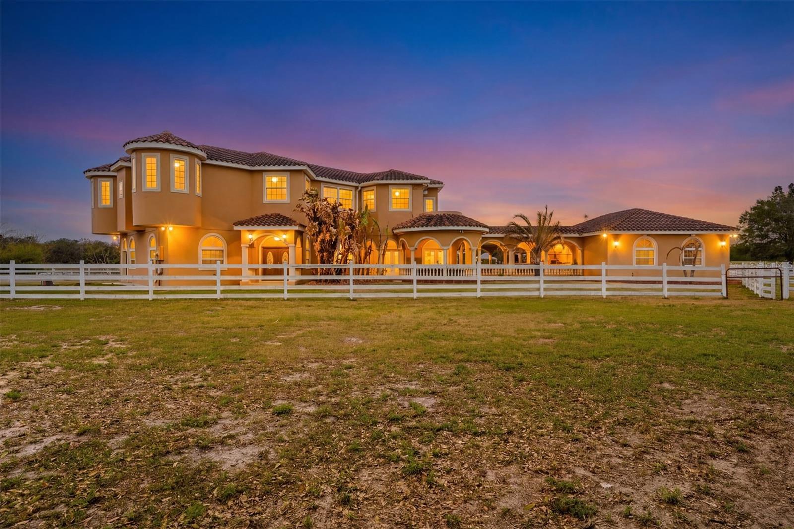 Single Family Residence em GROVELAND, FL - Daniel Dourado