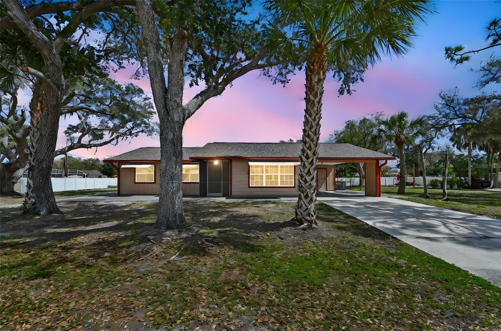 Single Family Residence in PORT CHARLOTTE, FL - Daniel Dourado