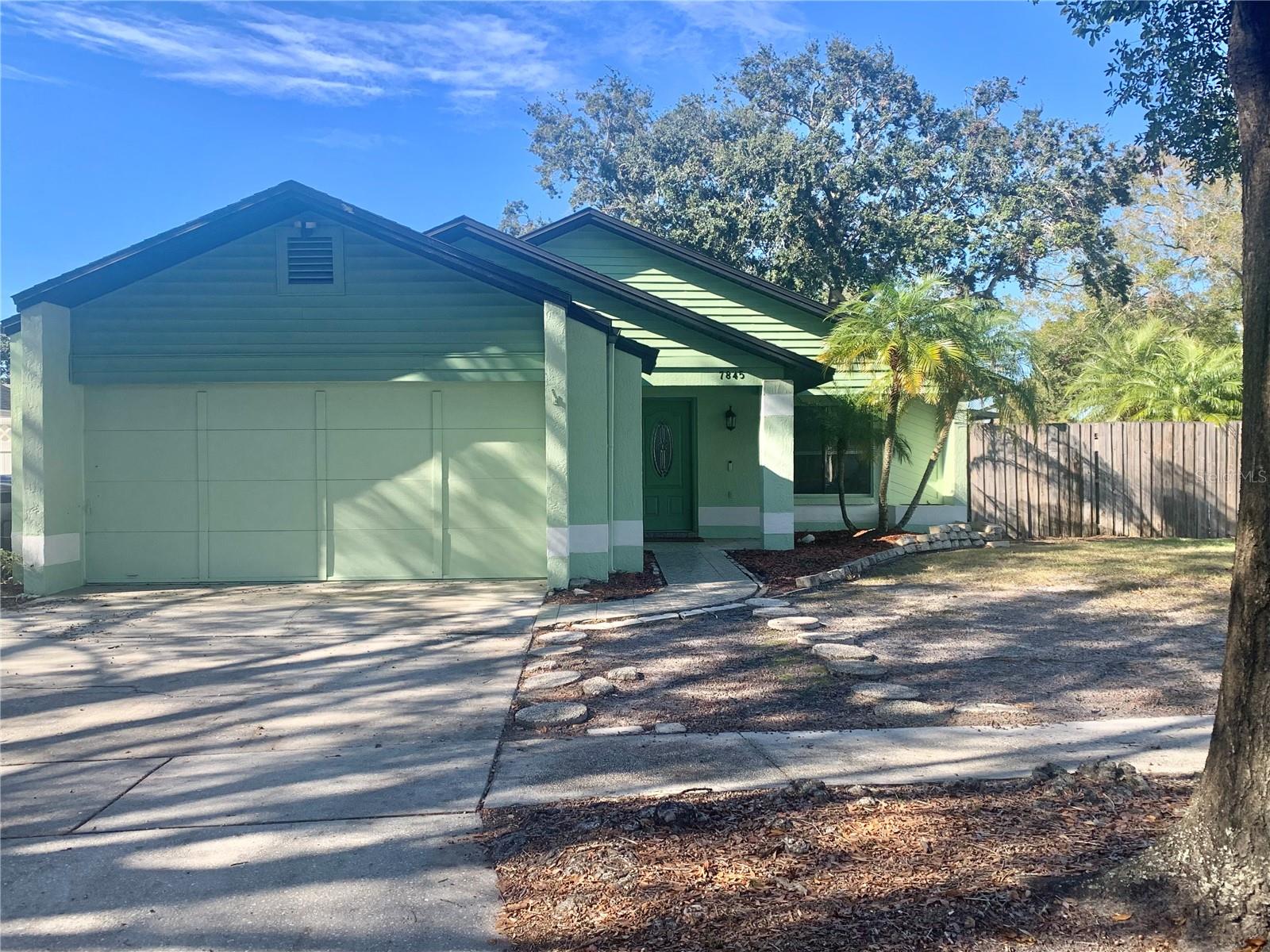 Single Family Residence in ORLANDO, FL - Daniel Dourado