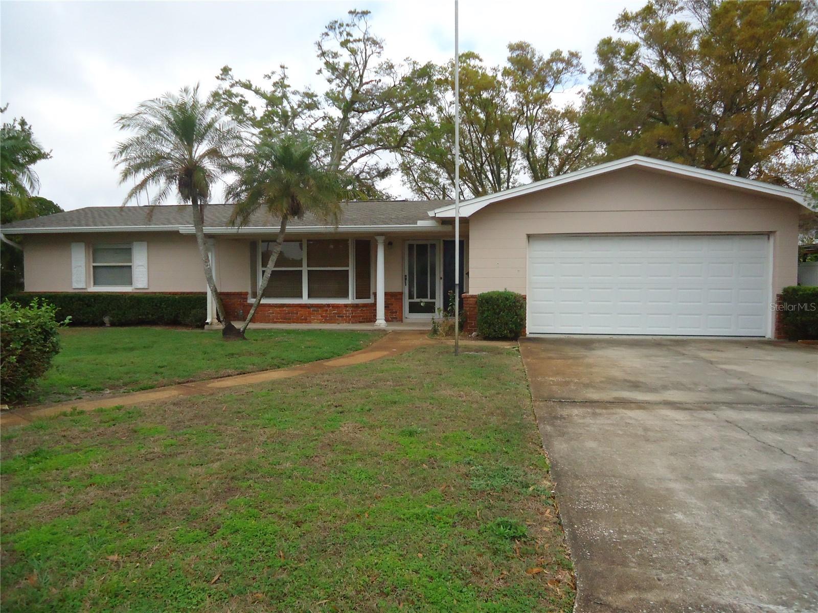 Single Family Residence em ST PETERSBURG, FL - Daniel Dourado