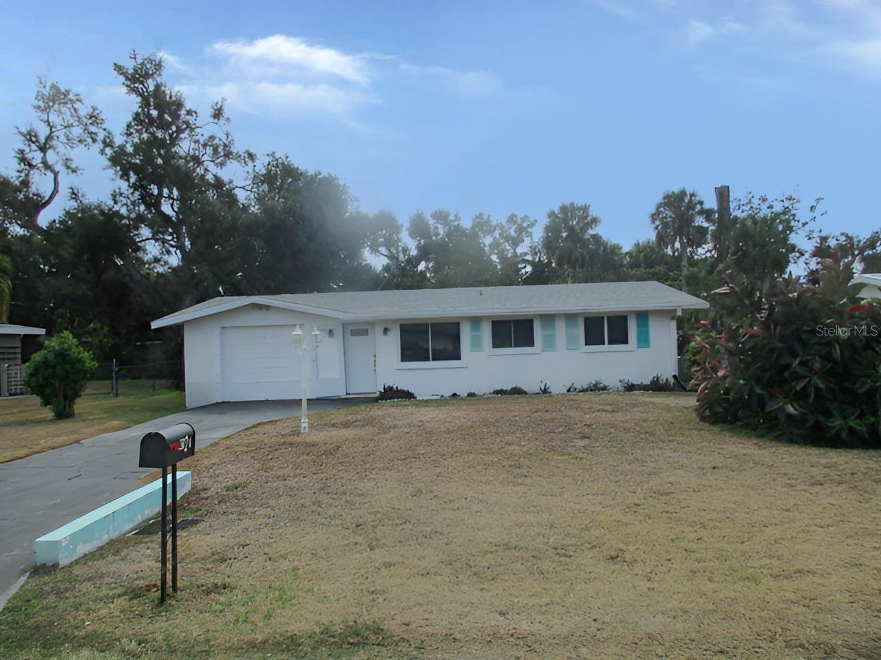 Single Family Residence in SARASOTA, FL - Daniel Dourado