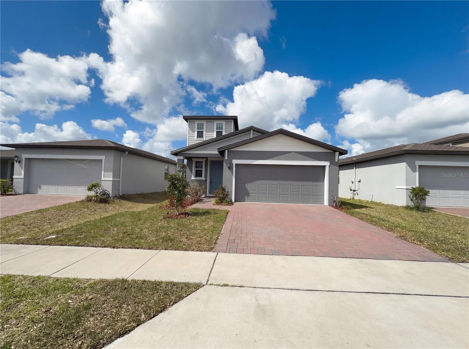 Single Family Residence in DAVENPORT, FL - Daniel Dourado