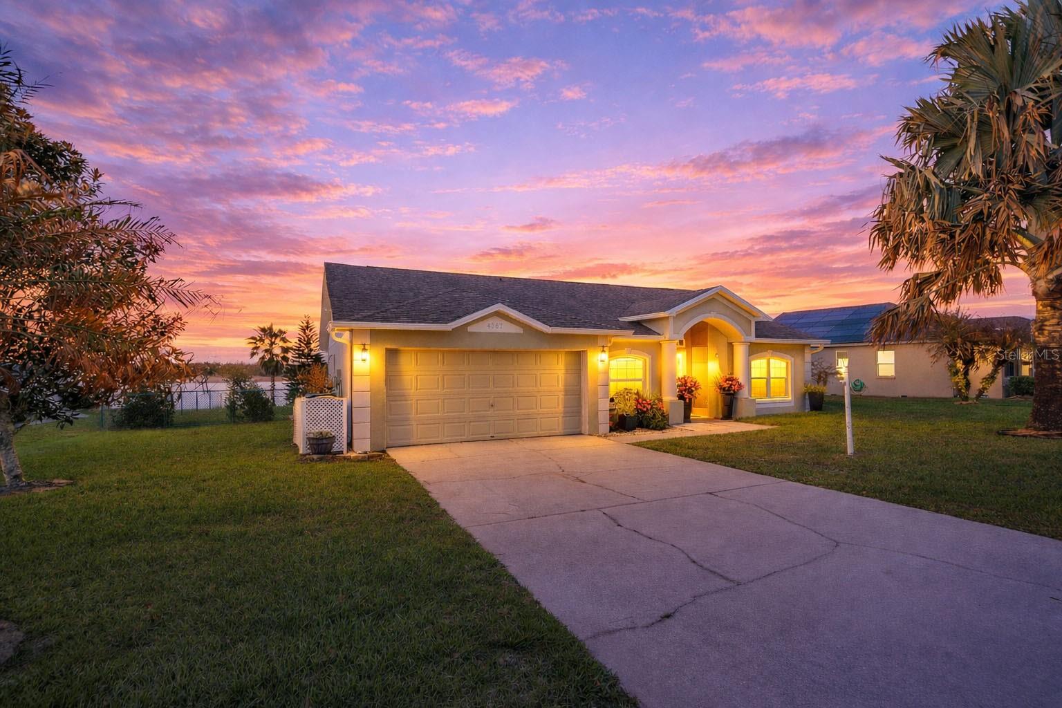Single Family Residence in LAKE WALES, FL - Daniel Dourado