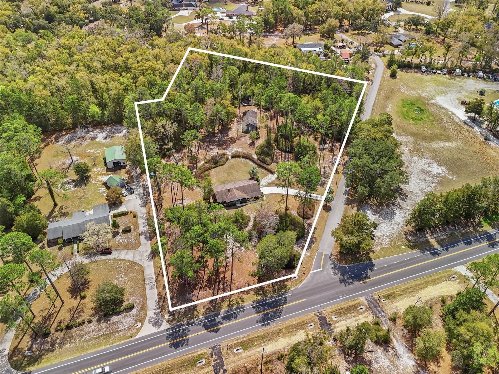 Single Family Residence in LAKE CITY, FL - Daniel Dourado