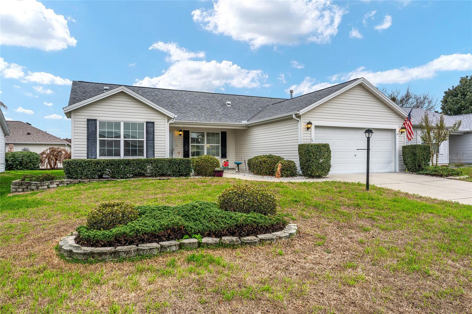 Single Family Residence in THE VILLAGES, FL - Daniel Dourado