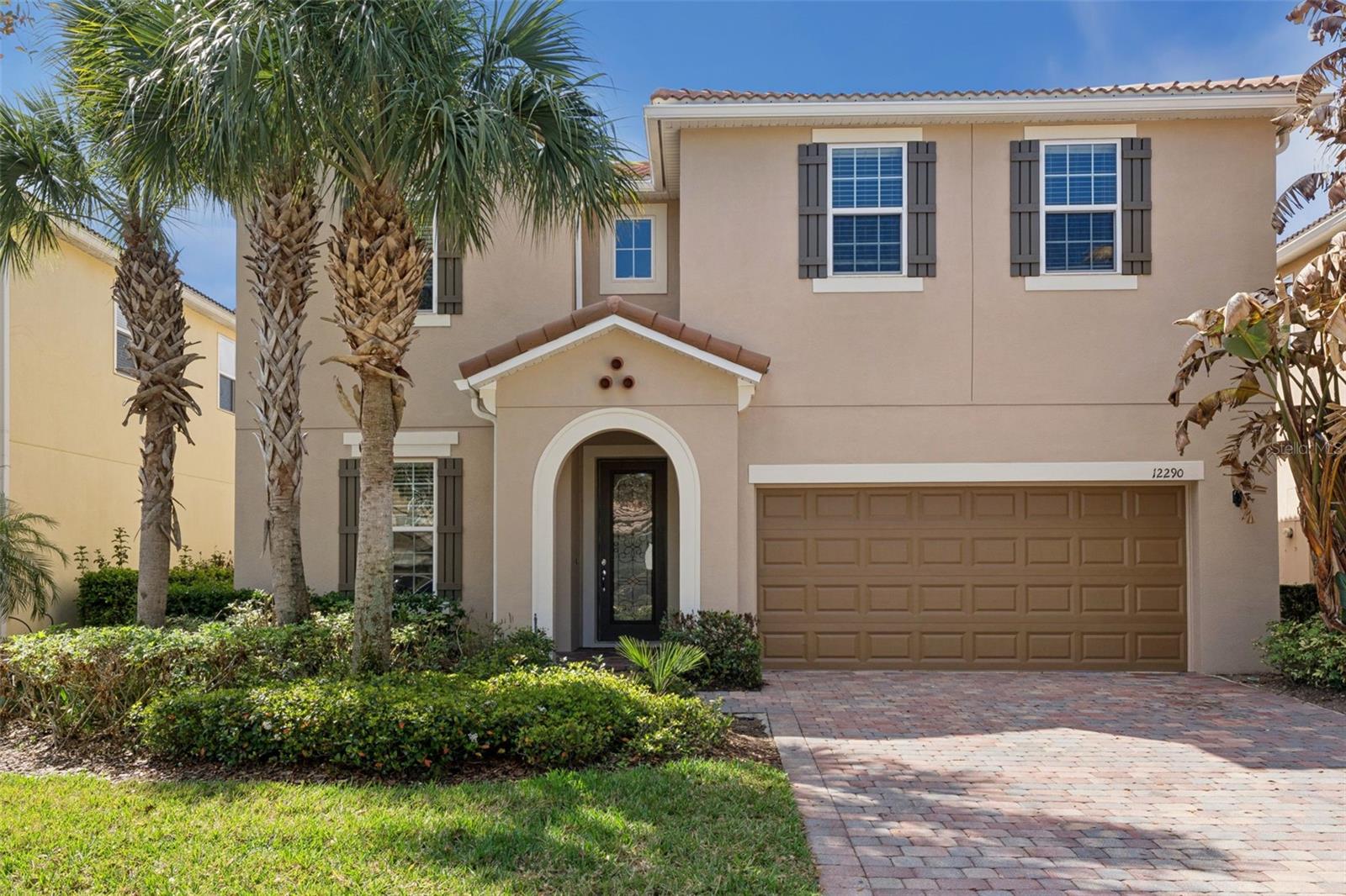Single Family Residence in ORLANDO, FL - Daniel Dourado