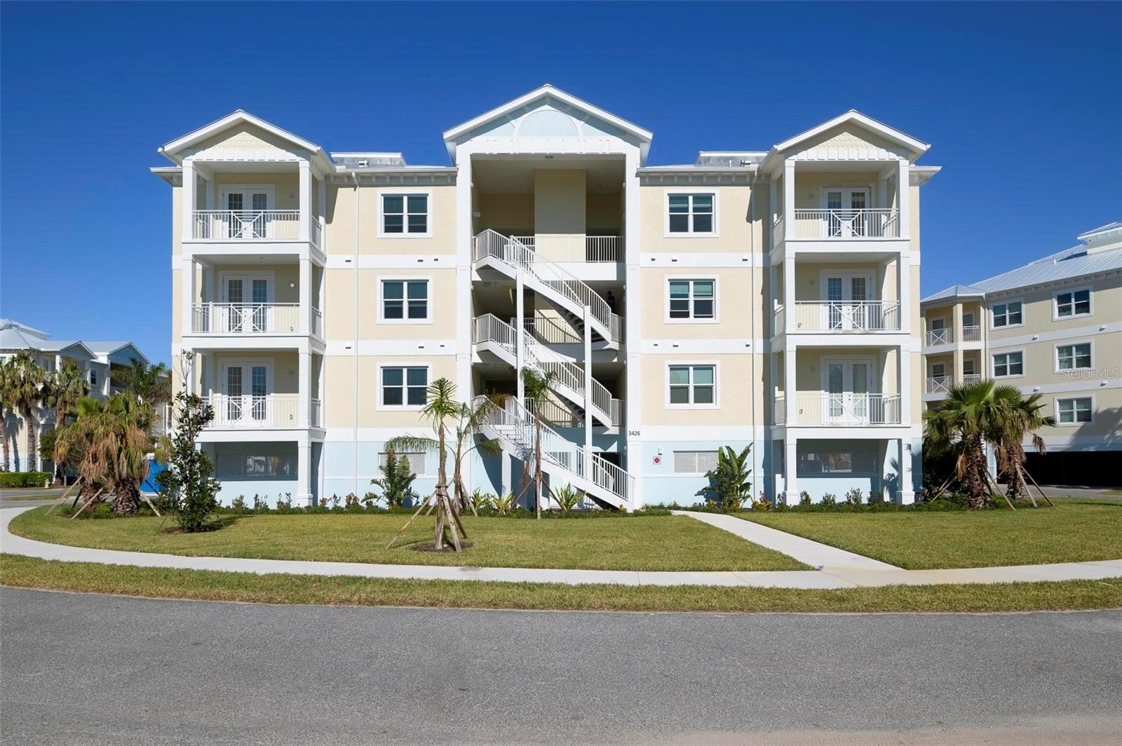 Condominium in BRADENTON, FL - Daniel Dourado