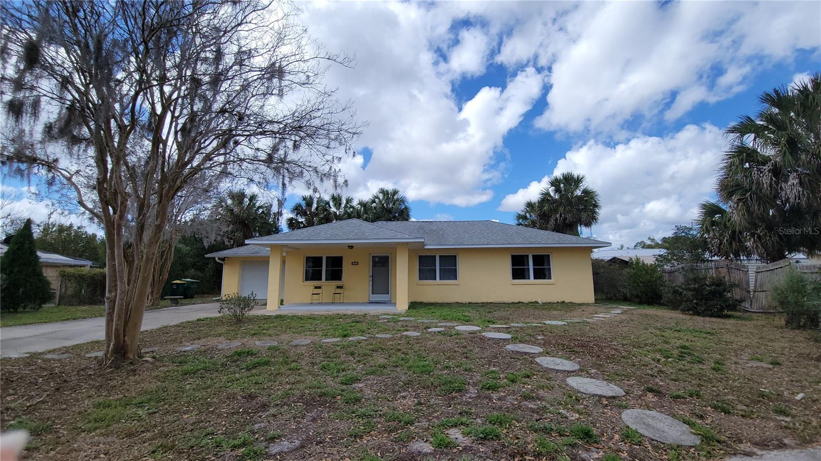 Single Family Residence em DELAND, FL - Daniel Dourado