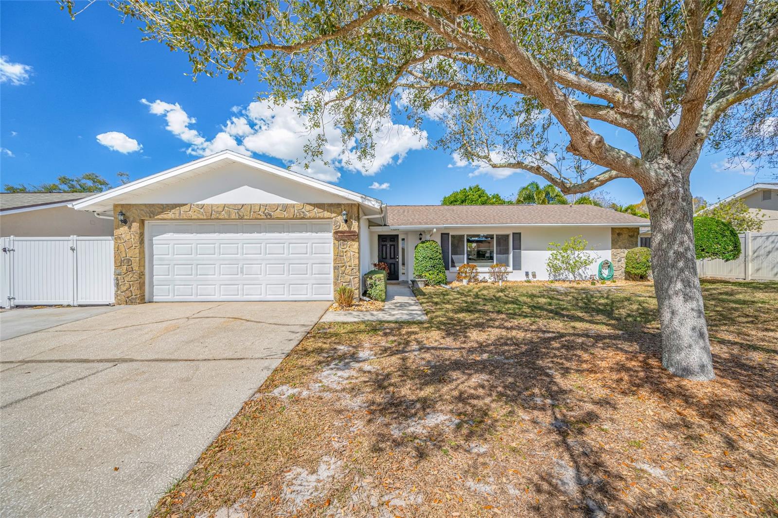 Single Family Residence em SEMINOLE, FL - Daniel Dourado