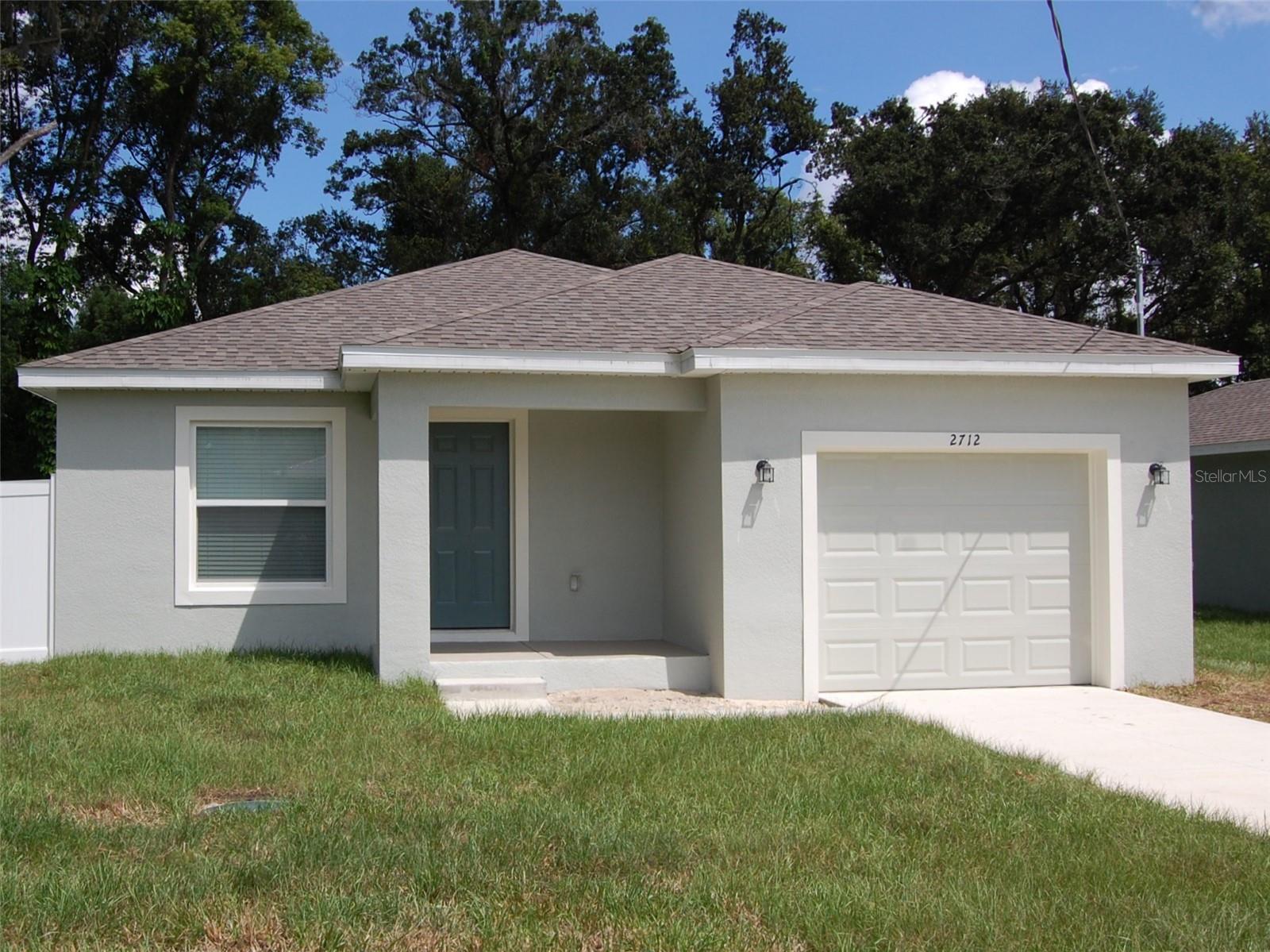 Single Family Residence in AUBURNDALE, FL - Daniel Dourado