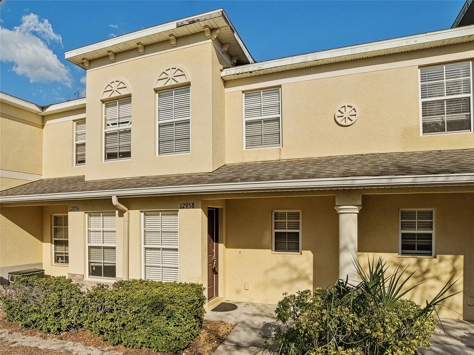 Townhouse in RIVERVIEW, FL - Daniel Dourado