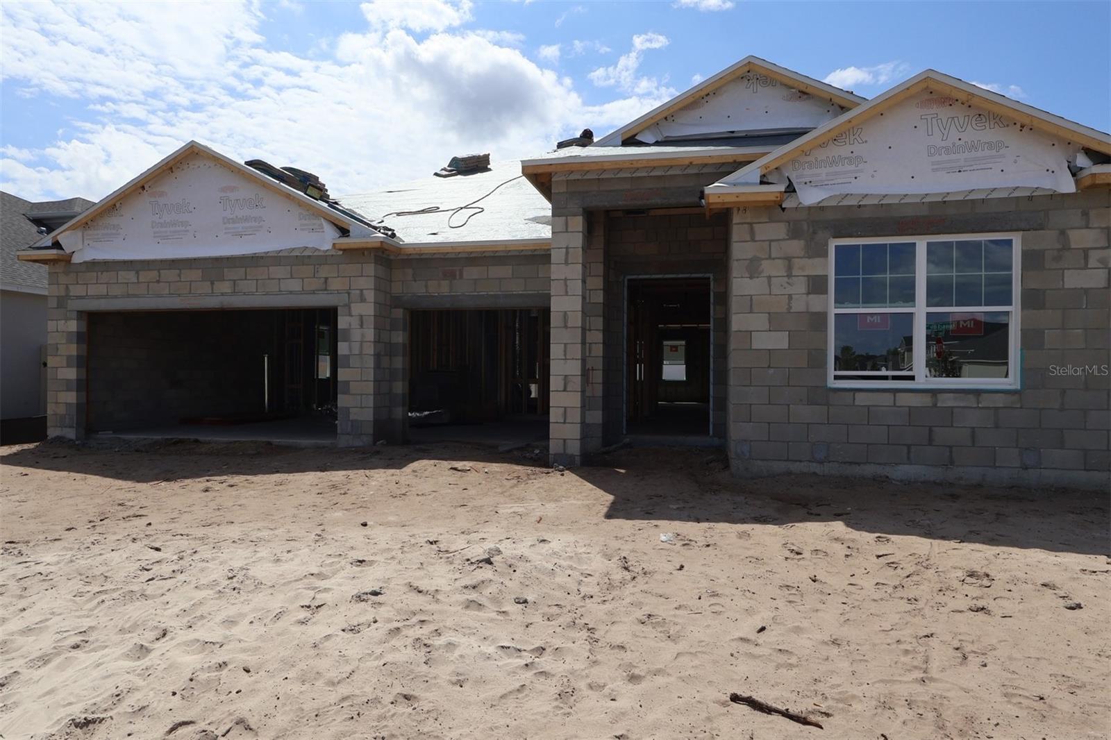 Single Family Residence in OVIEDO, FL - Daniel Dourado