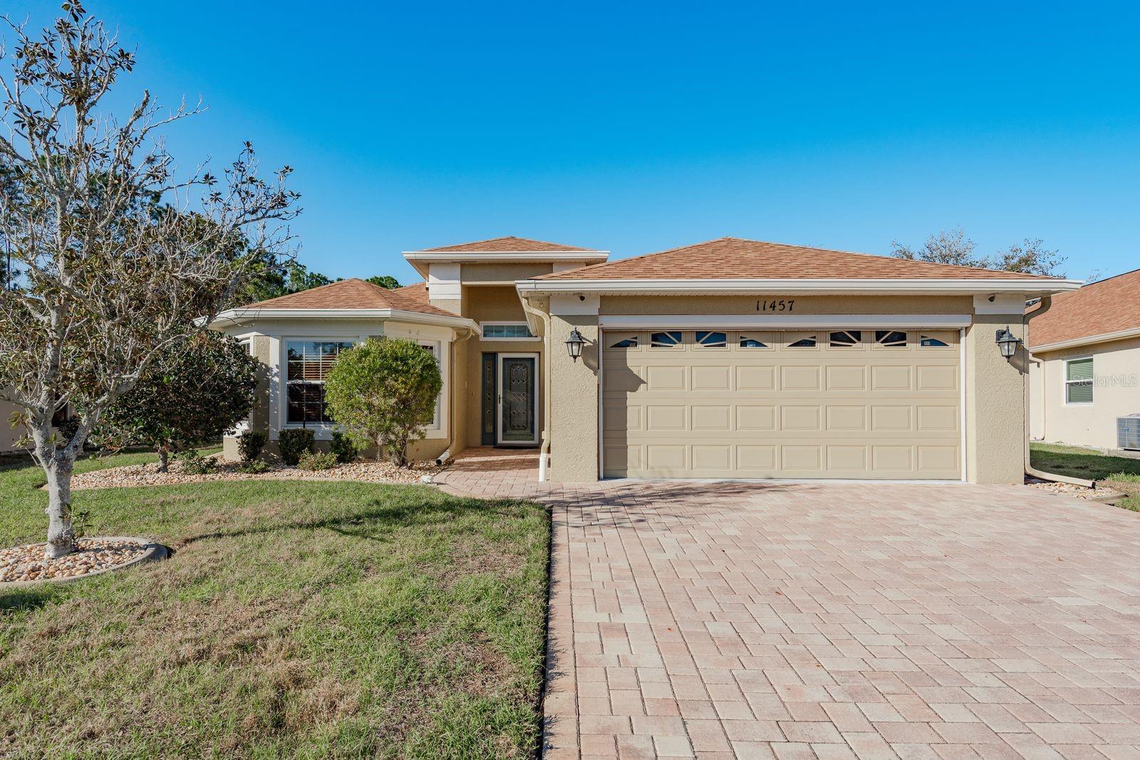 Single Family Residence em SPRING HILL, FL - Daniel Dourado