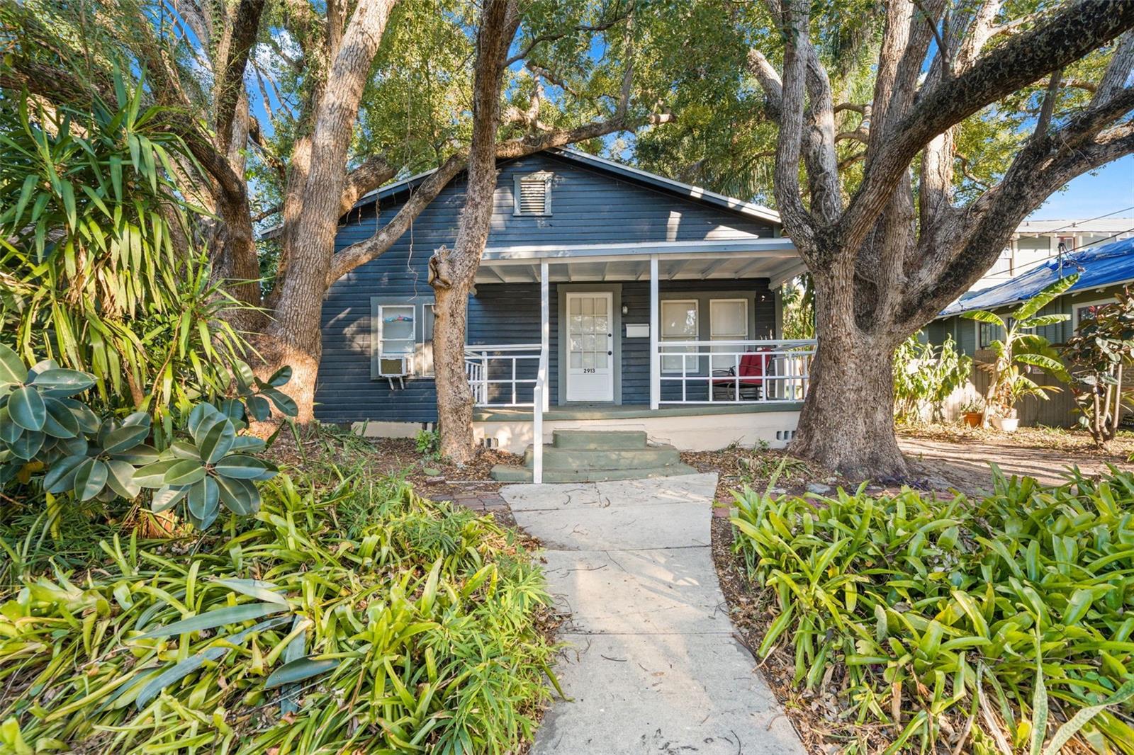 Single Family Residence in TAMPA, FL - Daniel Dourado