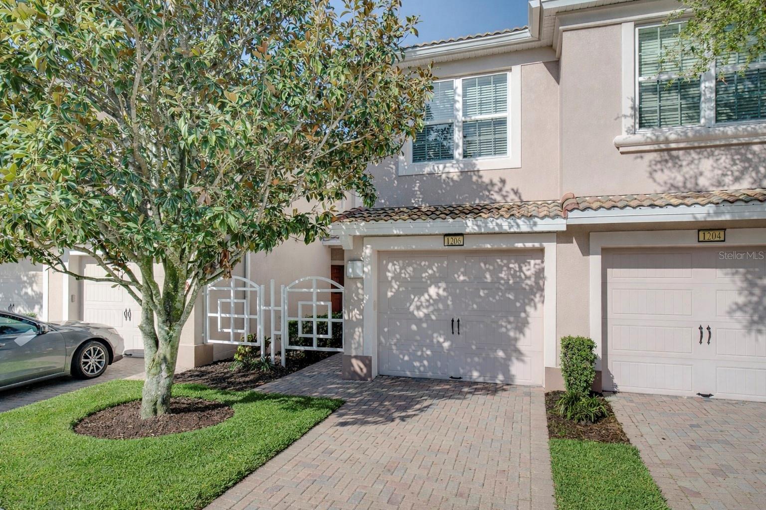 Condominium in DAVENPORT, FL - Daniel Dourado