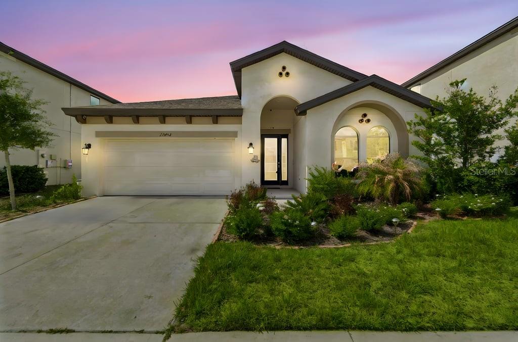 Single Family Residence in LITHIA, FL - Daniel Dourado