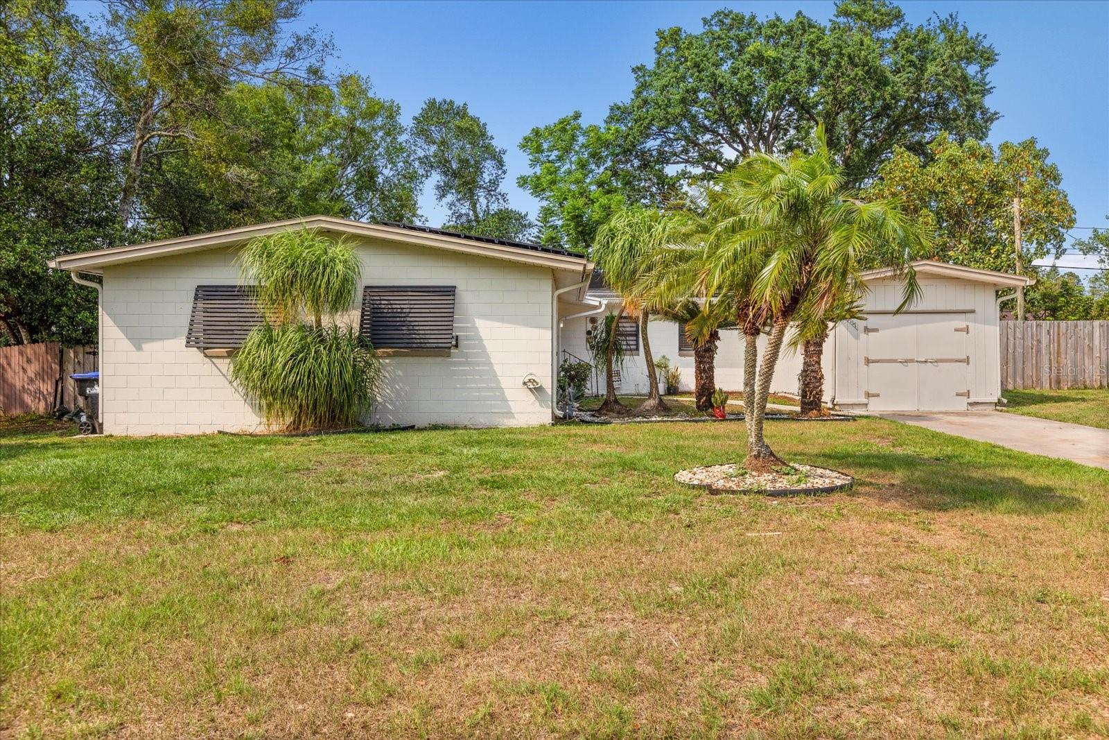 Single Family Residence in ORLANDO, FL - Daniel Dourado