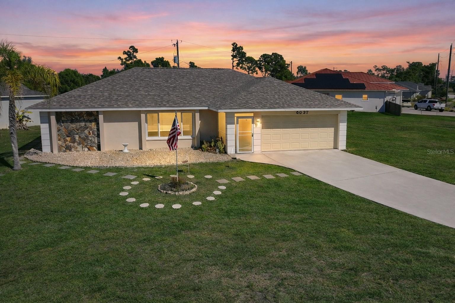 Single Family Residence em PORT CHARLOTTE, FL - Daniel Dourado