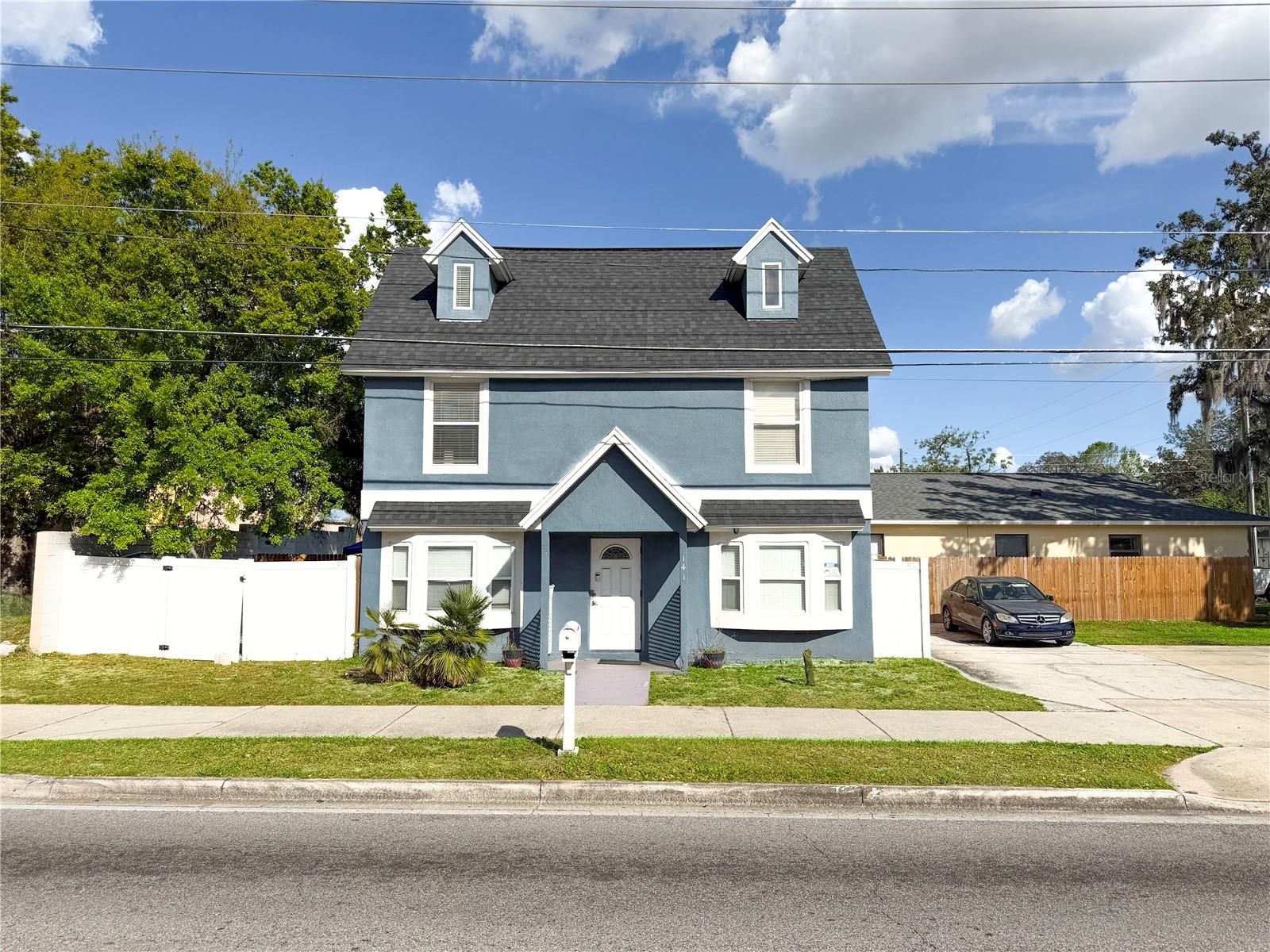 Single Family Residence in ORLANDO, FL - Daniel Dourado