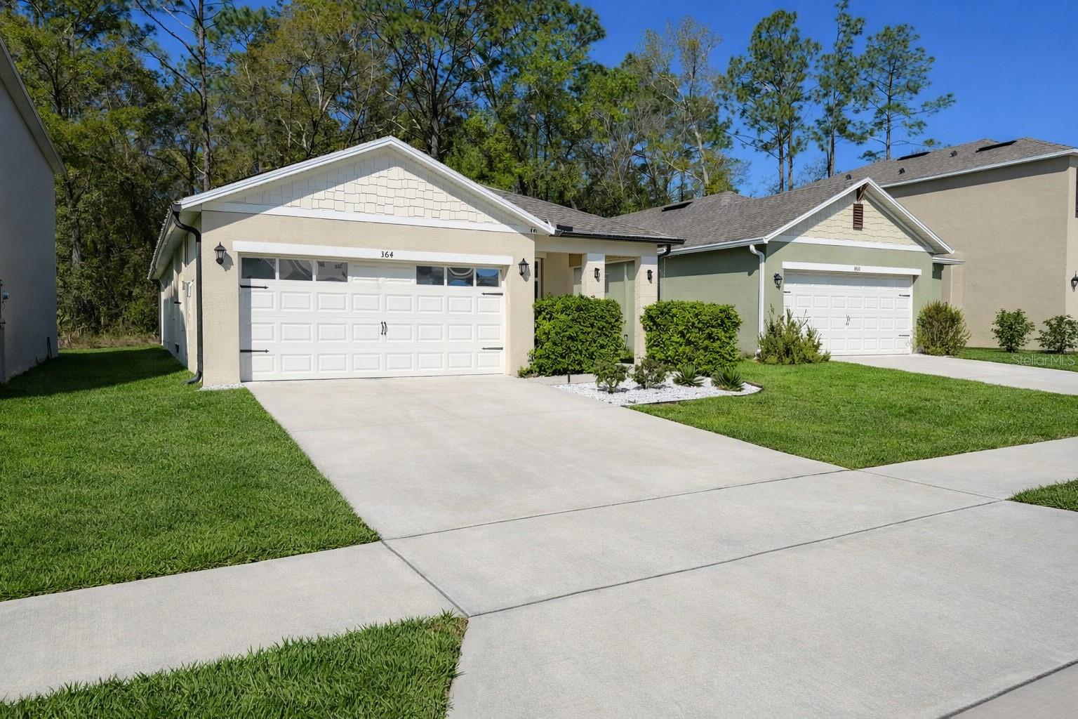 Single Family Residence in DELAND, FL - Daniel Dourado