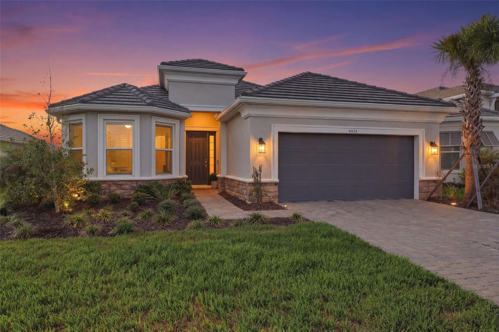 Single Family Residence in WESLEY CHAPEL, FL - Daniel Dourado