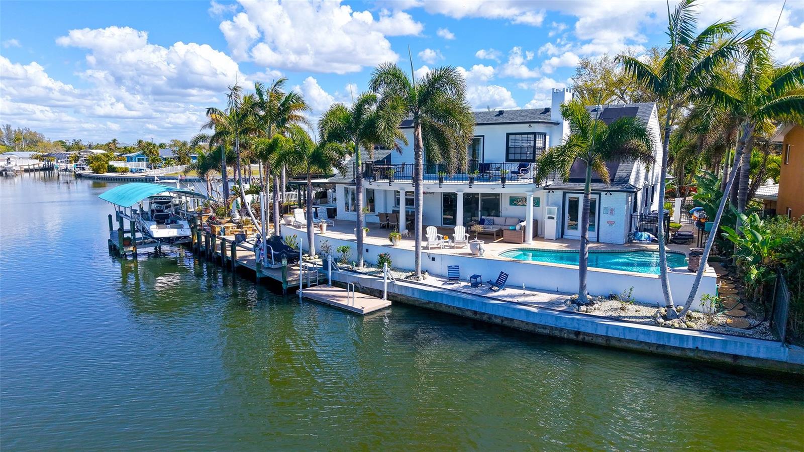 Single Family Residence in BRADENTON, FL - Daniel Dourado