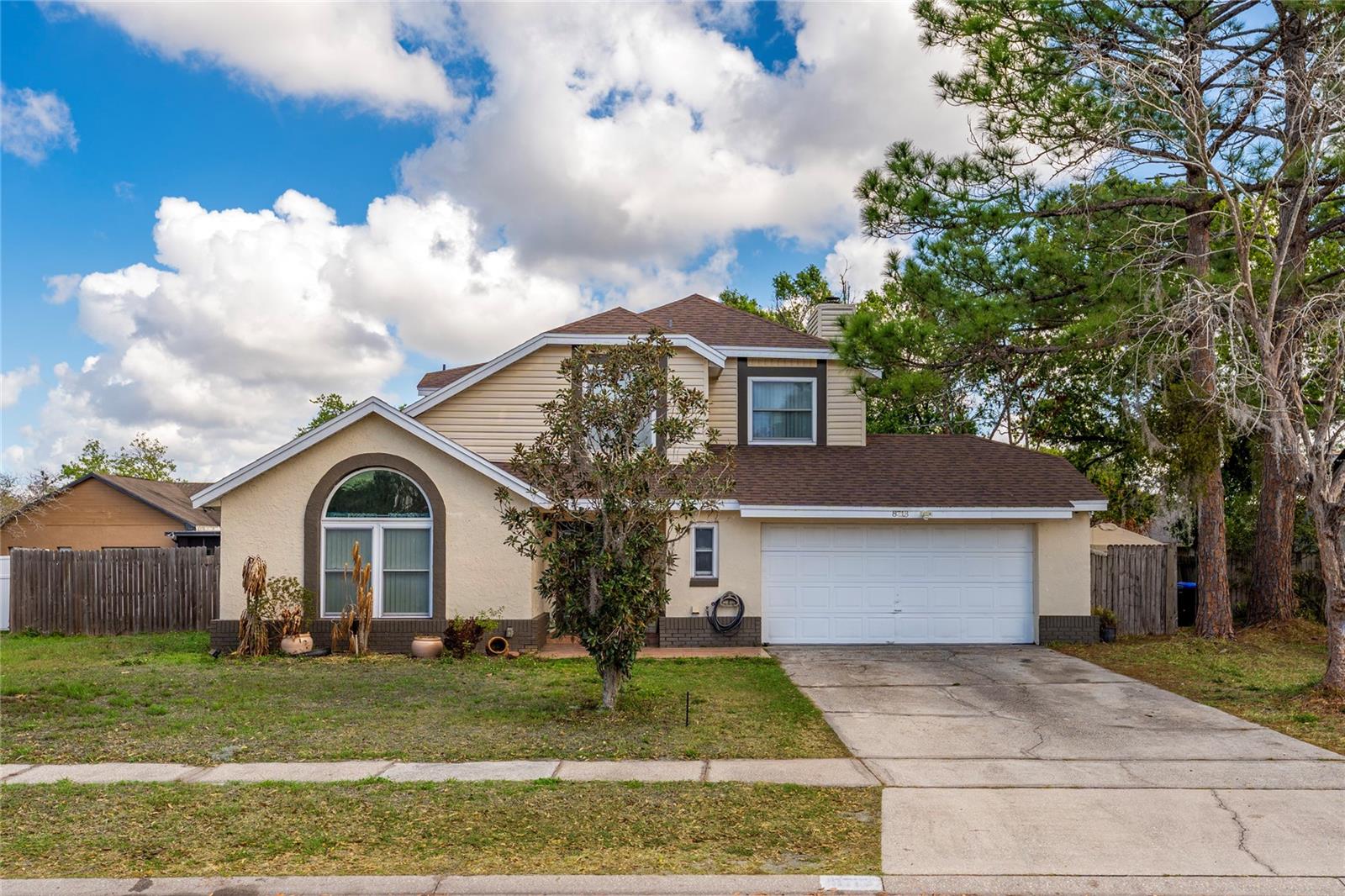 Single Family Residence in ORLANDO, FL - Daniel Dourado