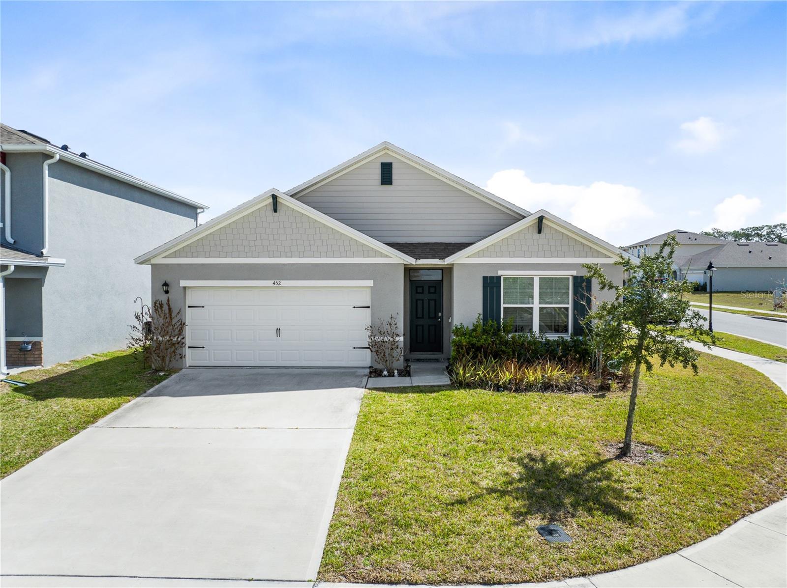 Single Family Residence in DELAND, FL - Daniel Dourado