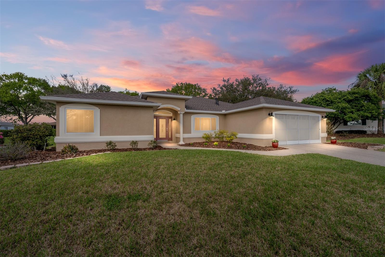 Single Family Residence em SUMMERFIELD, FL - Daniel Dourado