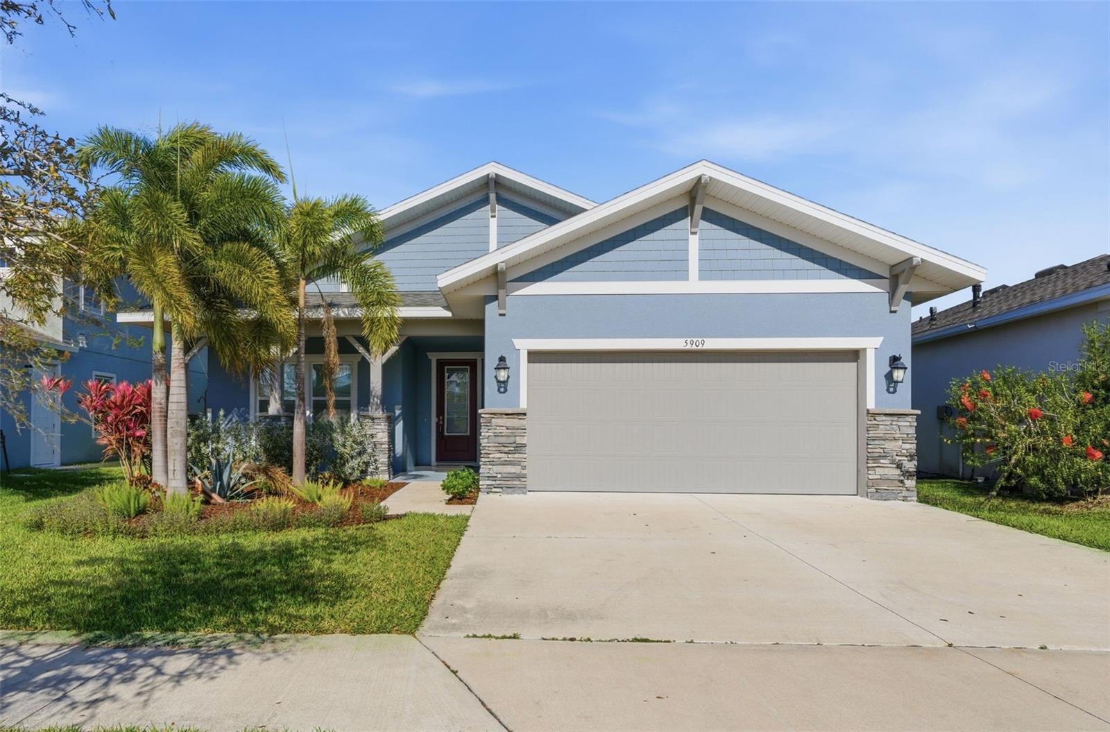 Single Family Residence in APOLLO BEACH, FL - Daniel Dourado
