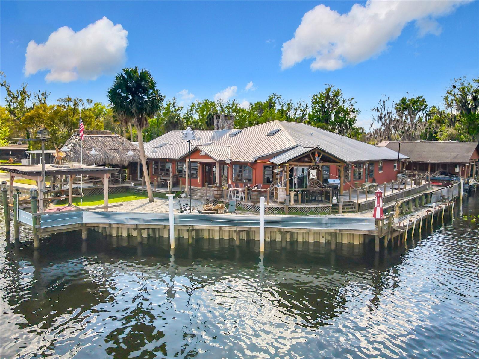 Single Family Residence em ASTOR, FL - Daniel Dourado