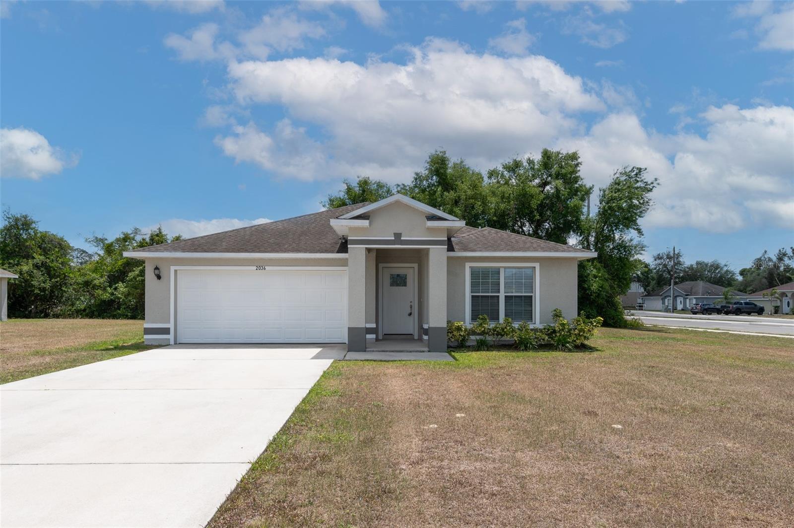 Single Family Residence in DELTONA, FL - Daniel Dourado
