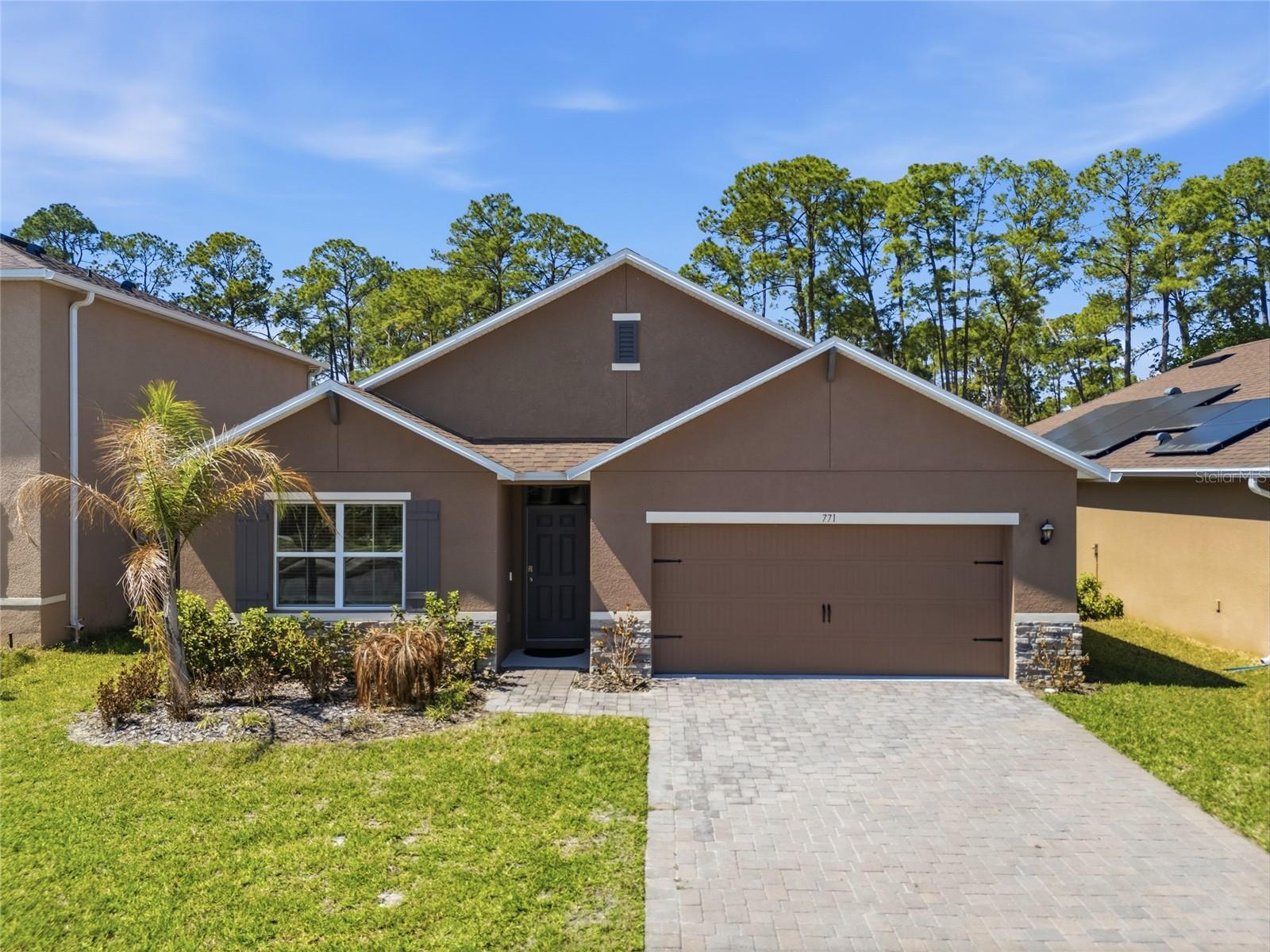Single Family Residence in DEBARY, FL - Daniel Dourado